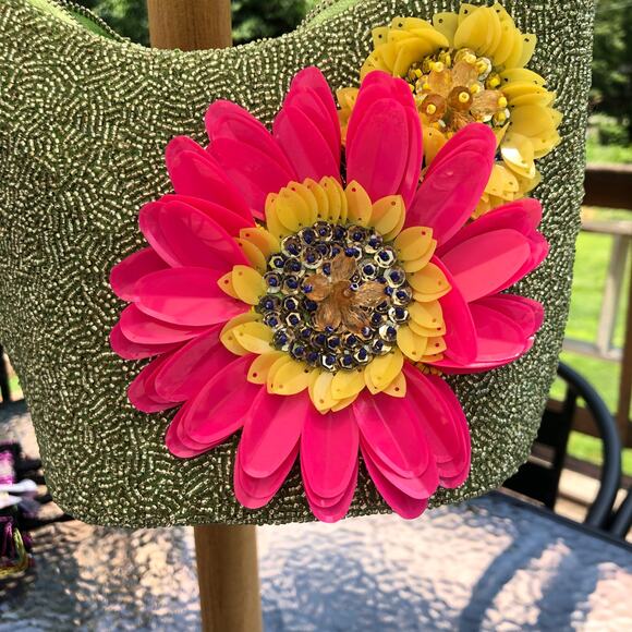 Green Multicolor Bright Viral Beaded Bag Embellished Green Floral NWT - Picture 2 of 5